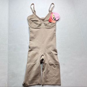 NWT SPANX SLIM COGNITO MID-THIGH SHAPE SUIT small